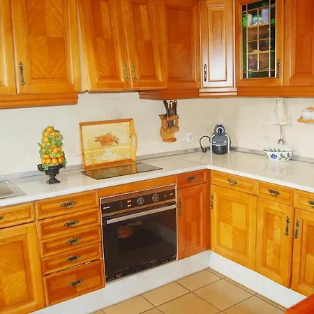 Сasa de vacaciones Hermosa Casa Familiar Con Patio Nerja